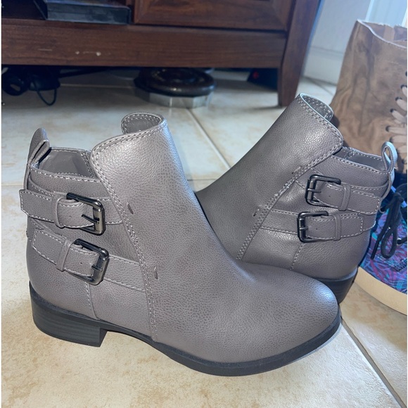 New low cut boots - Picture 1 of 1